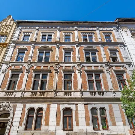 Rsz7 Downtown Stylish Budapest