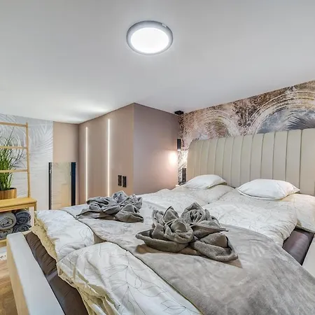 Rsz7 Downtown Stylish